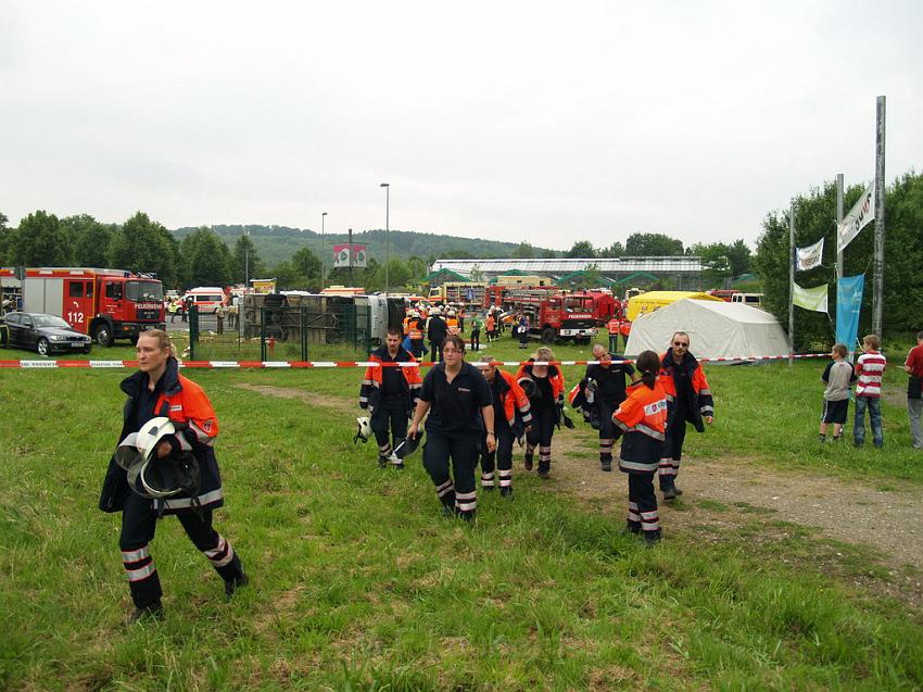 Schwerer Unfall mit Reisebus Lohmar Donrather Dreieck P372.JPG